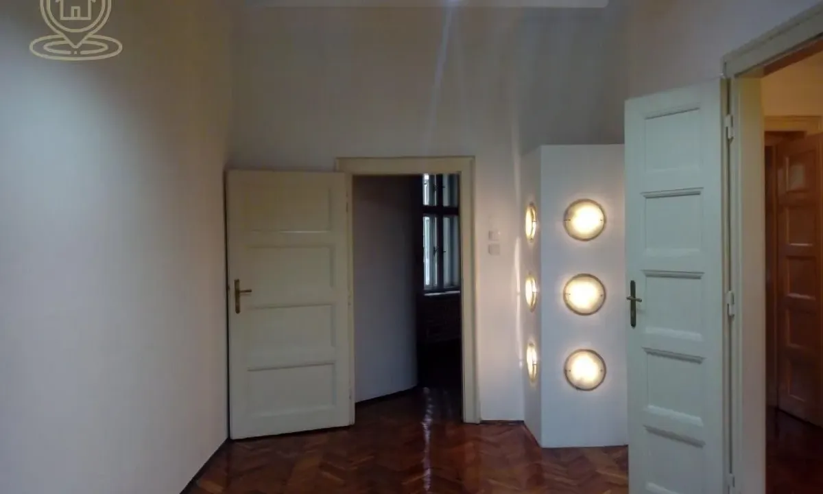 Izdavanje, trosoban stan, 93m², Stari grad, Novi Sad