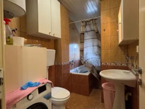 Izdavanje, jednosoban stan, 40m², Stari Aerodrom, Podgorica - image 4