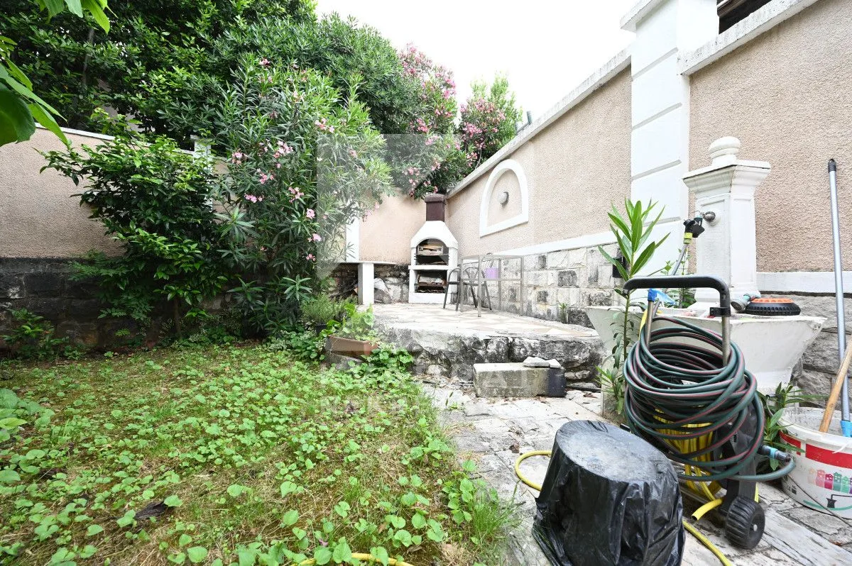 Sale, house, 280m², Masline, Podgorica