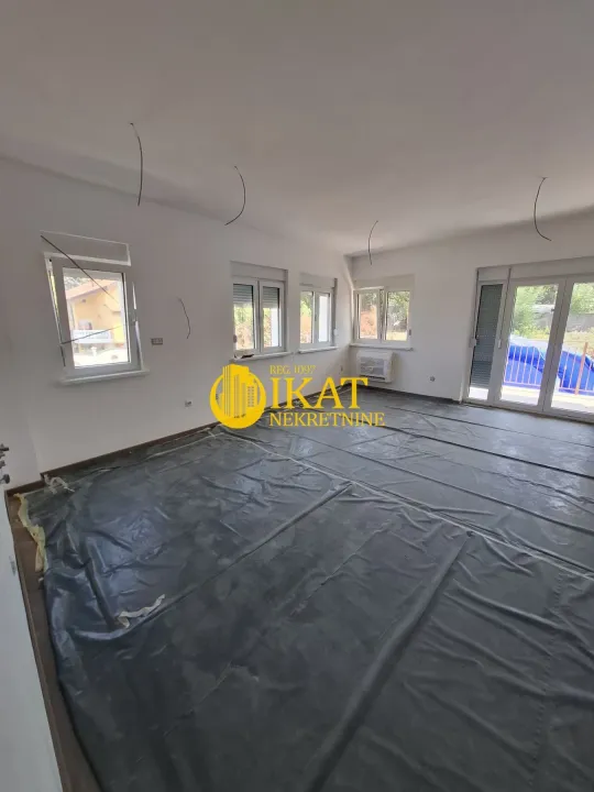 Prodaja, trosoban stan, 82m², Jajinci, Voždovac Sve Podlokacije