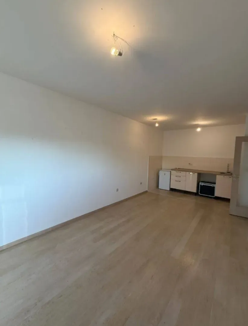 Izdavanje, dvosoban stan, 70m², City Kvart, Podgorica