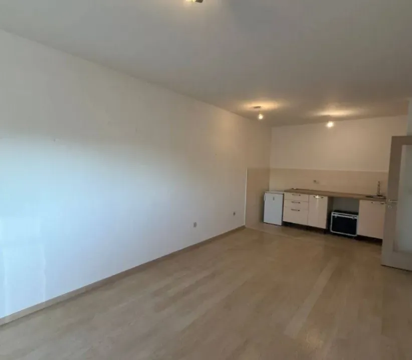 Izdavanje, dvosoban stan, 70m², City Kvart, Podgorica