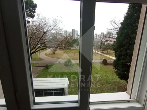 Izdavanje, dvosoban stan, 65m², Blok 5, Podgorica - image 14