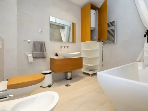 Izdavanje, trosoban stan, 118m², Preko Morače, Podgorica - image 4