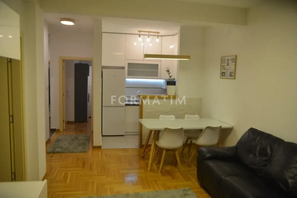 Rent, two bedroom apartment, 52m², Đeram Pijaca, Beograd