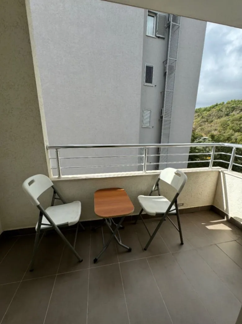Rent, one bedroom apartment, 60m², Bečići, Budva