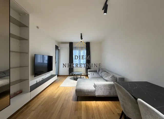 Izdavanje, jednosoban stan, 45m², City Kvart, Podgorica