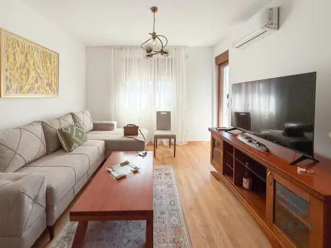 Rent, one bedroom apartment, 40m², Stari Aerodrom, Podgorica - image 1