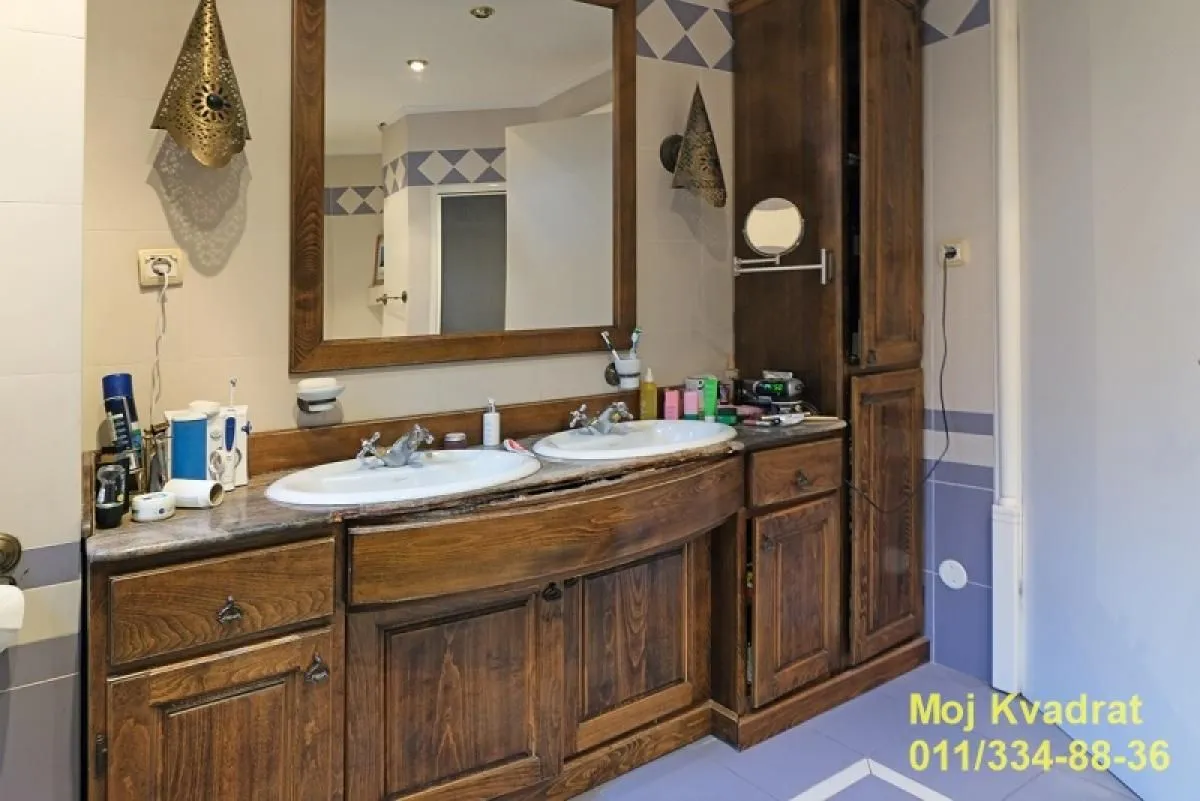 Prodaja, četvorosoban stan, 176m², Cvetni Trg, Vračar Sve Podlokacije