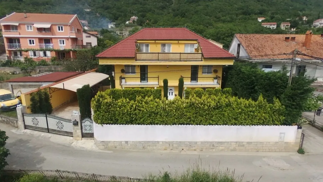 Sale, house, 340m², Lastva Grbaljska, Kotor