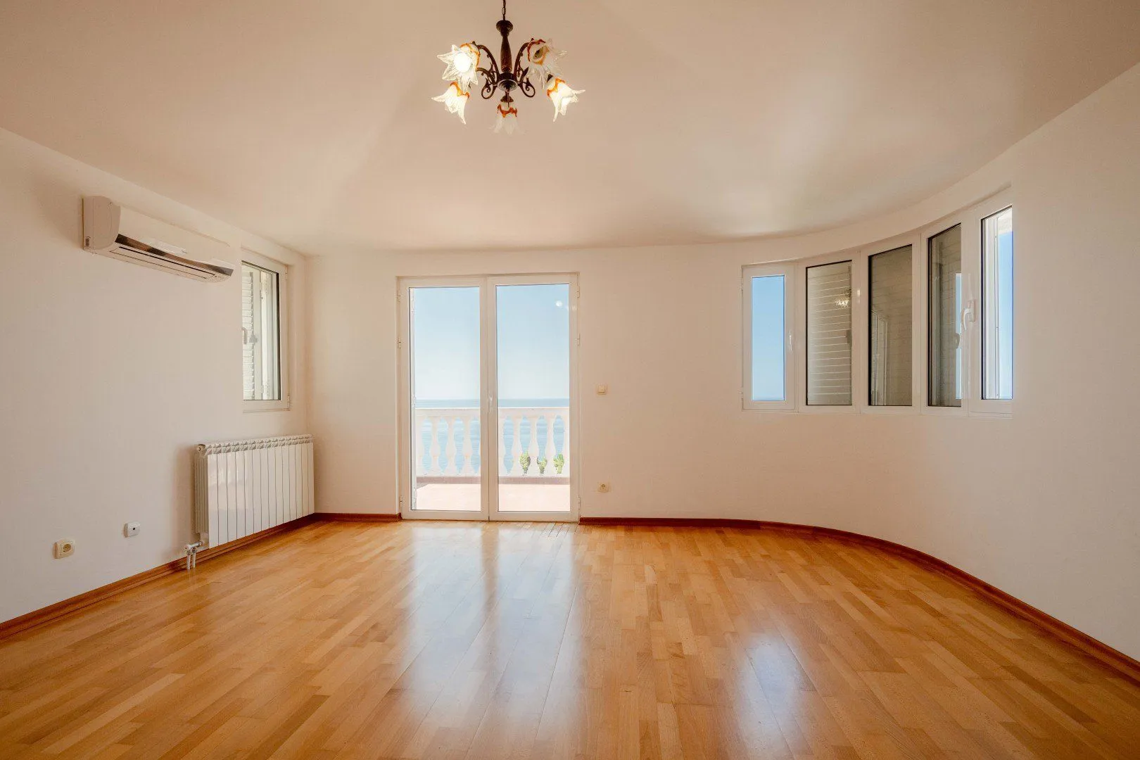 Prodaja, kuća, 400m², Dobre Vode, Bar