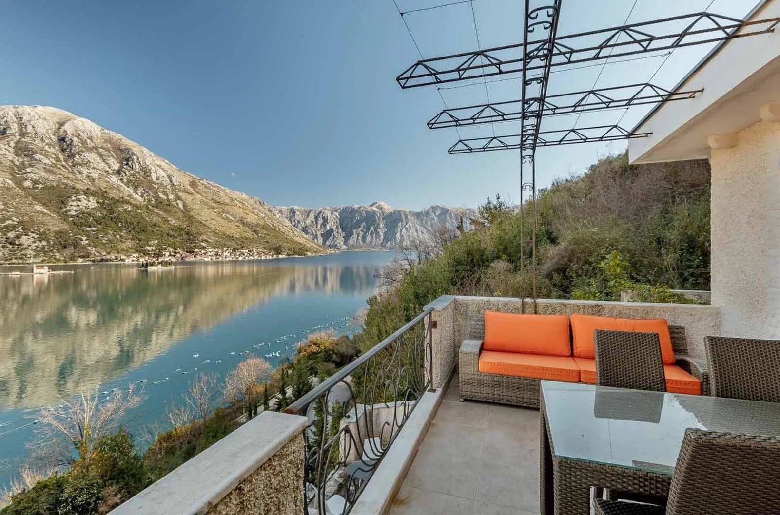 Sale, three bedroom apartment, 103m², Kostanjica, Kotor