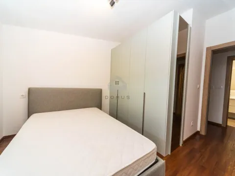 Izdavanje, četvorosoban stan, 130m², Master Kvart, Podgorica - image 9