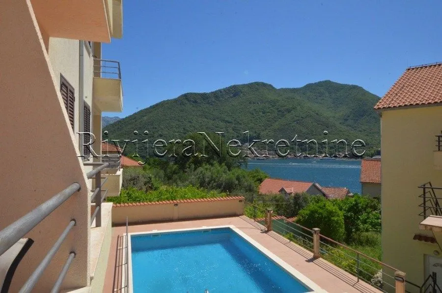Prodaja, trosoban stan, 109m², Kamenari, Herceg Novi