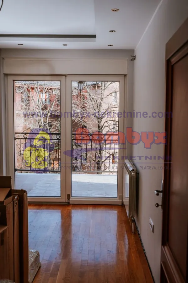 Prodaja, četvorosoban stan, 177m², Centar, Novi Sad