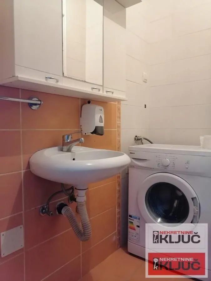 Izdavanje, garsonjera, 27m², Nova Detelinara, Novi Sad Sve Podlokacije