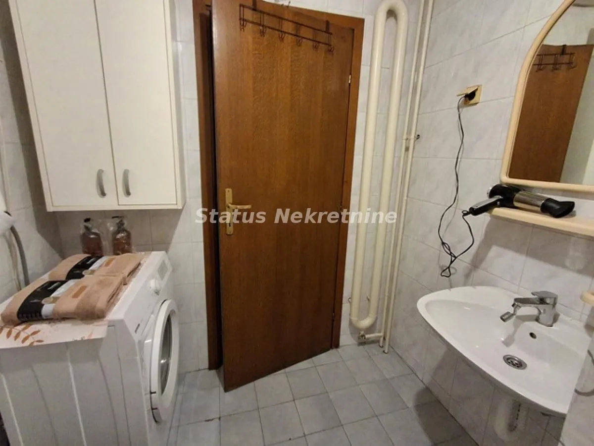 Izdavanje, jednosoban stan, 33m², Novo naselje, Novi Sad