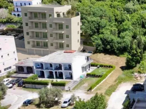 Sale, two bedroom apartment, 57m², Petrovac, Budva - image 2