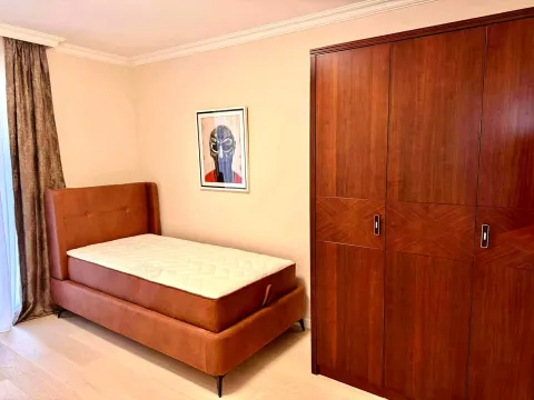 Izdavanje, trosoban stan, 101m², Momišići, Podgorica - image 10