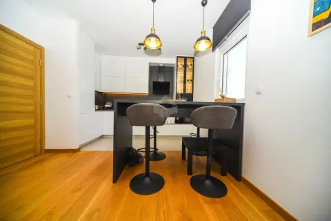 Izdavanje, dvosoban stan, 75m², New City, Podgorica - image 4