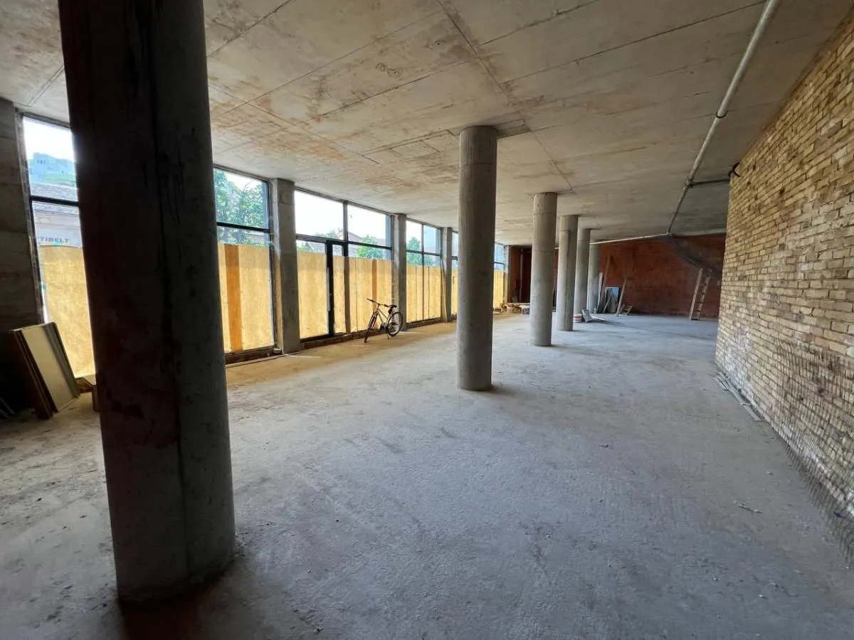 Rent, office space, 327m², Socijalno, Novi Sad Sve Podlokacije