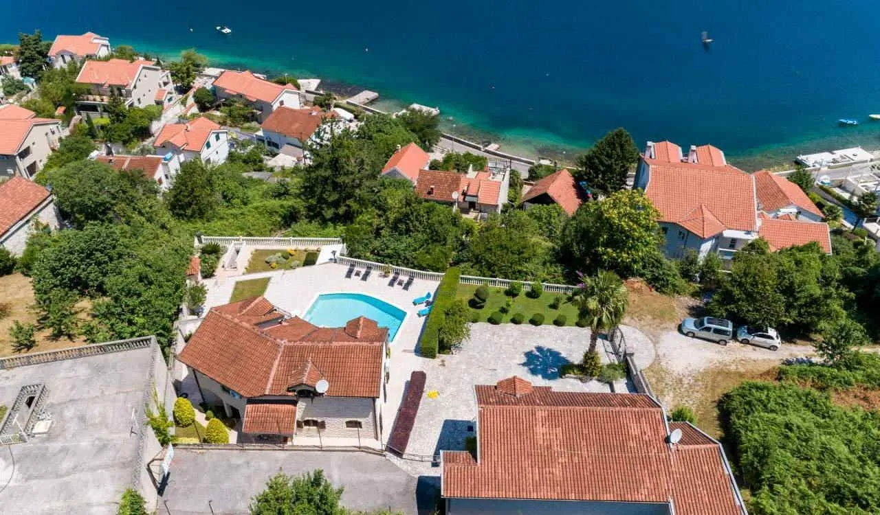 Prodaja, kuća, 278m², Stoliv, Kotor