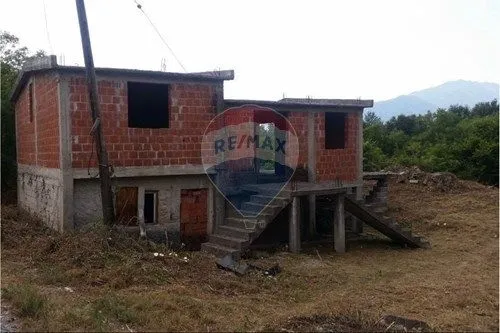 Prodaja, kuća, 1320m², Novo Selo, Danilovgrad