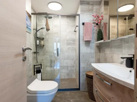 Sale, two bedroom apartment, 85m², Prčanj, Kotor - image 17