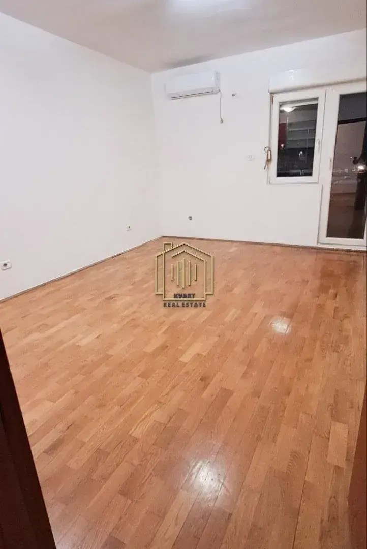 Izdavanje, jednosoban stan, 45m², Stari Aerodrom, Podgorica