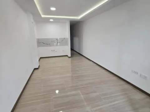 Izdavanje, garsonjera, 33m², Železnička Stanica, Novi Sad Sve Podlokacije - image 3
