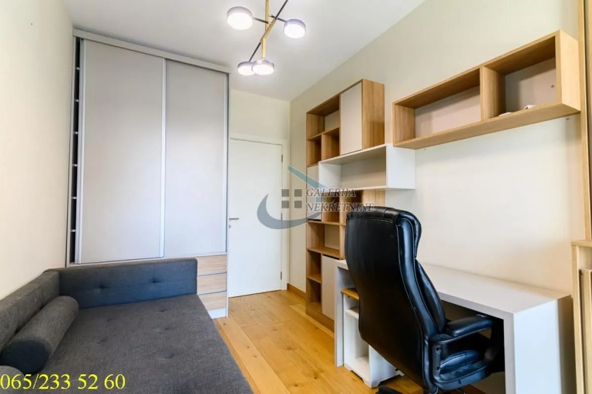 Sale, three bedroom apartment, 69m², Novi Beograd Blok 65, Novi Beograd Sve Podlokacije