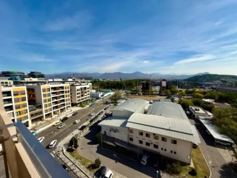 Izdavanje, trosoban stan, 100m², Central Point, Podgorica - image 6