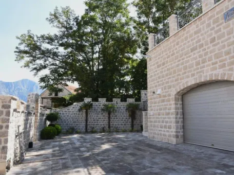 Sale, house, 350m², Stoliv, Kotor - image 9