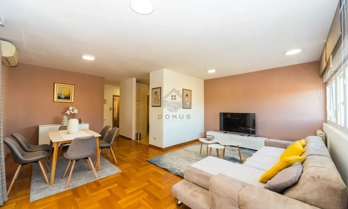 Izdavanje, dvosoban stan, 85m², Podgorica, Crna Gora