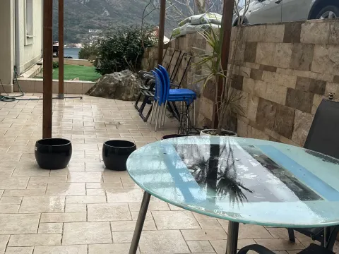 Izdavanje, garsonjera, 40m², Dobrota, Kotor - image 14