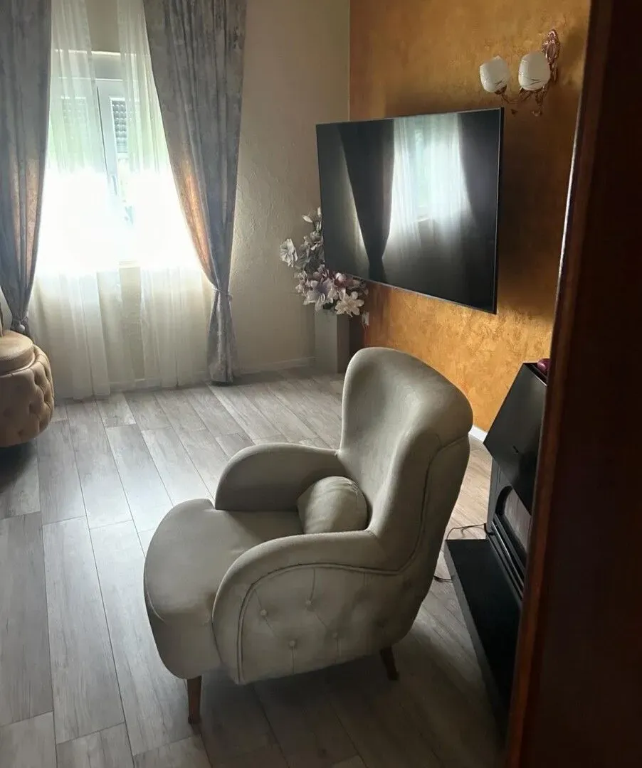 Prodaja, kuća, 191m², Tološi, Podgorica