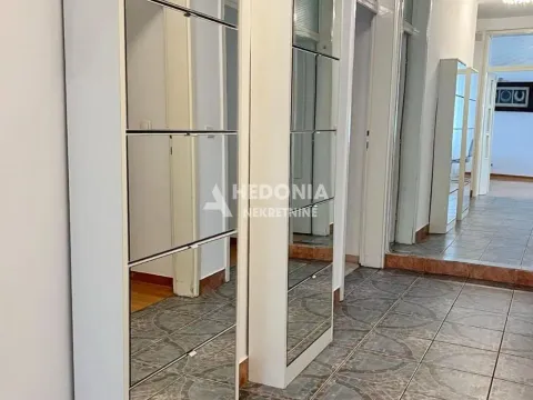 Izdavanje, četvorosoban stan, 135m², Savski Venac, Beograd - image 11