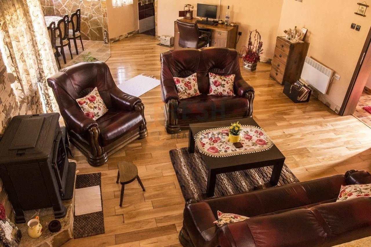 Sale, house, 400m², Ostalo, Podgorica