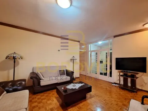 Izdavanje, četvorosoban stan, 100m², Kalenić Pijaca, Vračar Sve Podlokacije - image 3