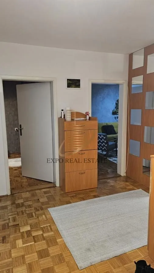 Prodaja, dvosoban stan, 52m², Centar, Novi Sad