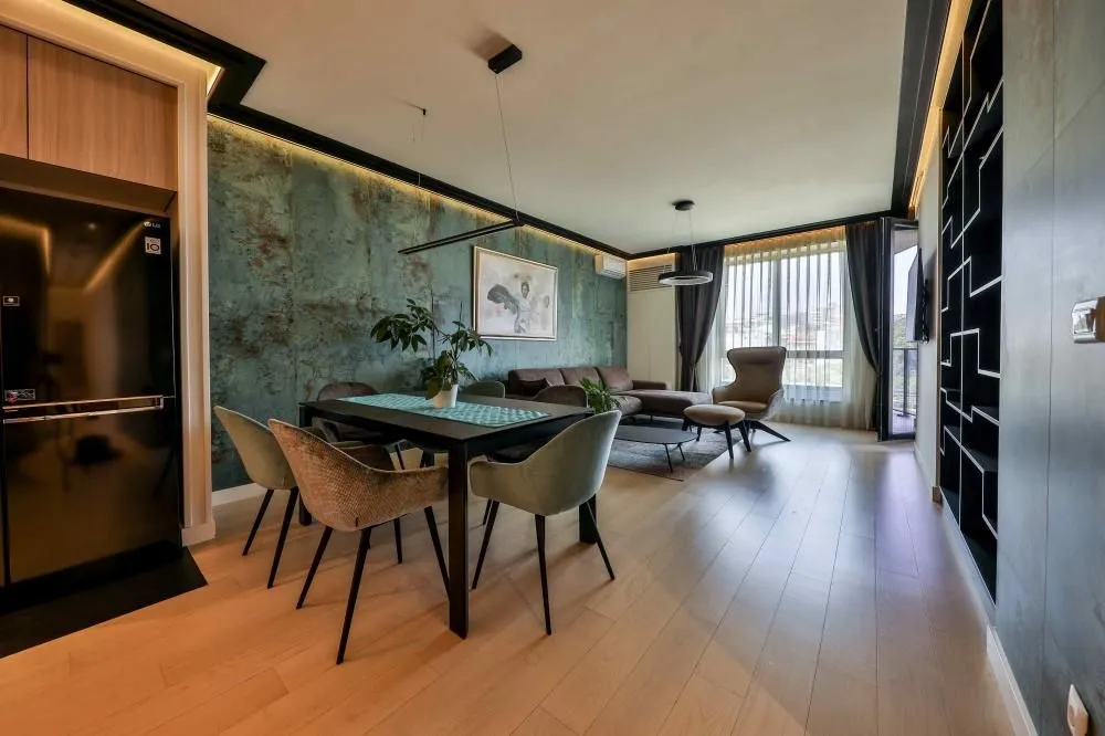 Izdavanje, trosoban stan, 120m², Savski Venac, Beograd