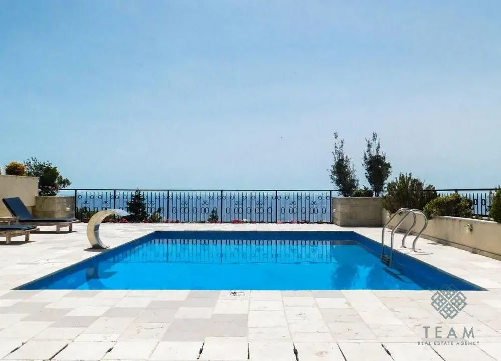 Rent, house, 180m², Reževići, Budva