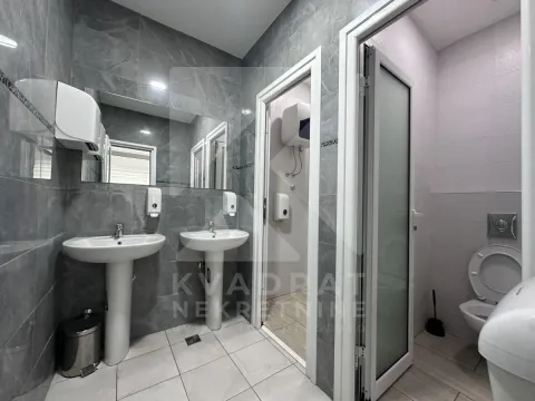 Izdavanje, poslovni prostor, 362m², Ljubović, Podgorica - image 26