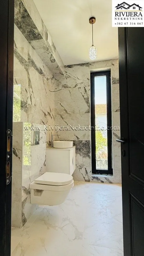 Prodaja, trosoban stan, 117m², Herceg Novi, Crna Gora