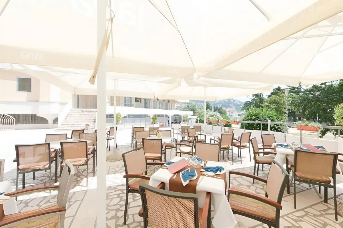 Prodaja, ugostiteljski objekat, 1450m², Igalo, Herceg Novi