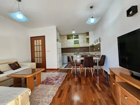 Rent, two bedroom apartment, 86m², City Kvart, Podgorica - image 2