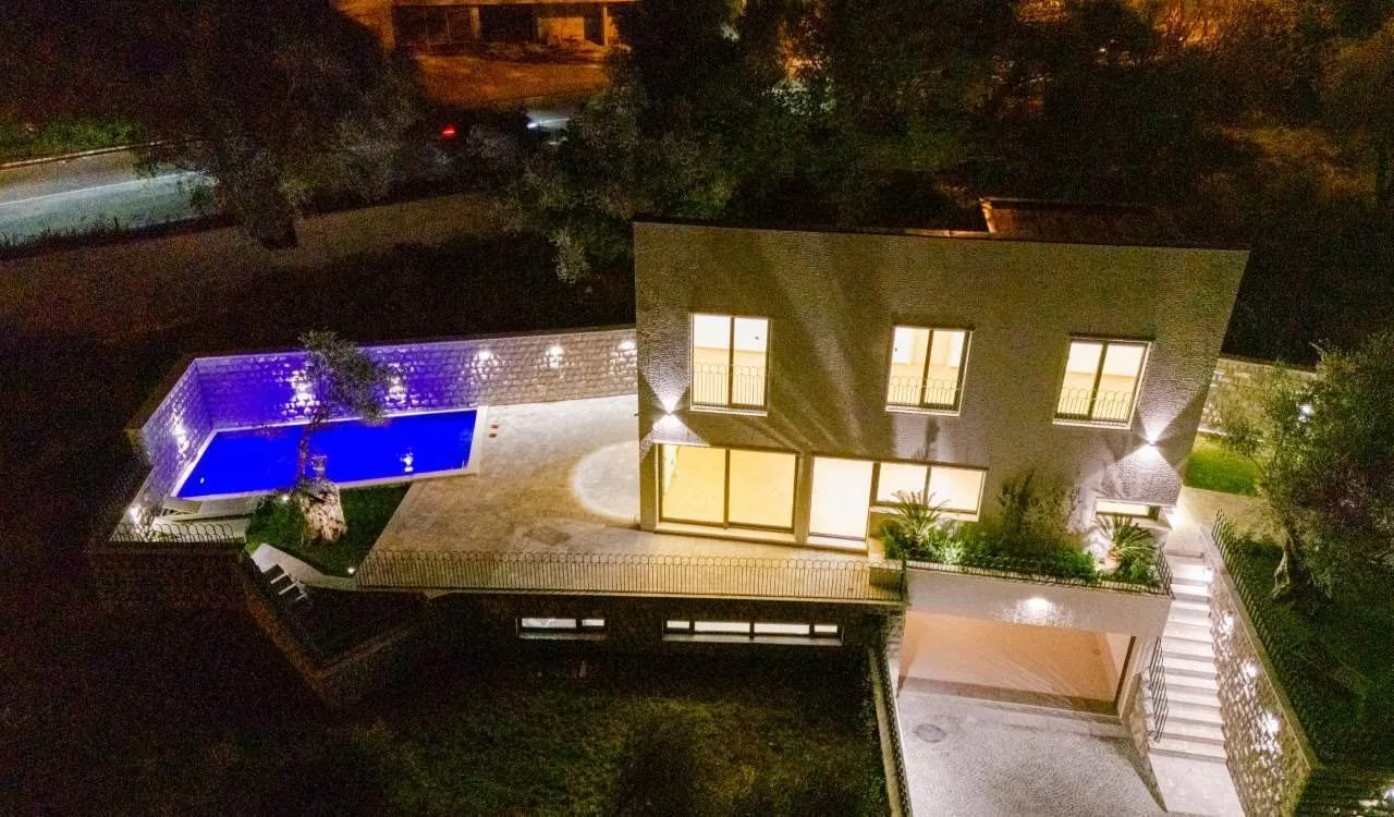 Sale, house, 240m², Kamenovo, Budva