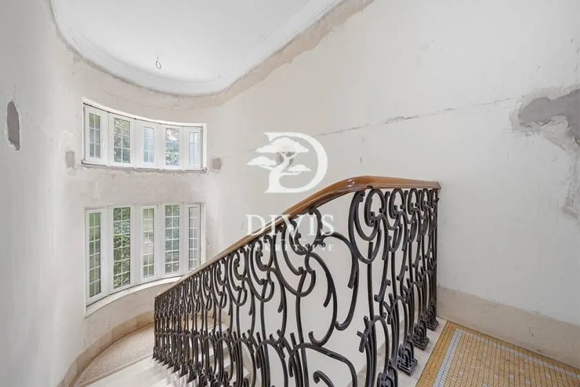 Sale, apartment, 642m², Vračar Sve Podlokacije, Beograd