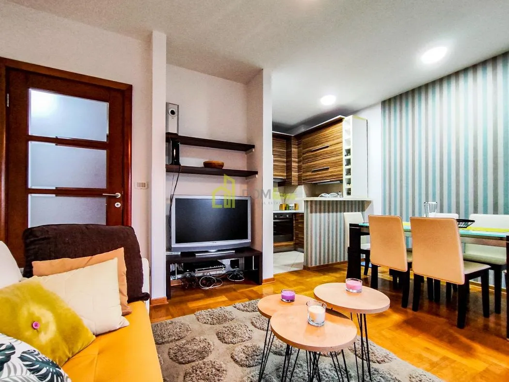 Izdavanje, dvosoban stan, 67m², Preko Morače, Podgorica