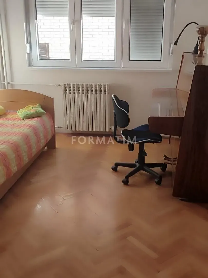 Rent, four bedroom apartment, 90m², Čukarica, Beograd